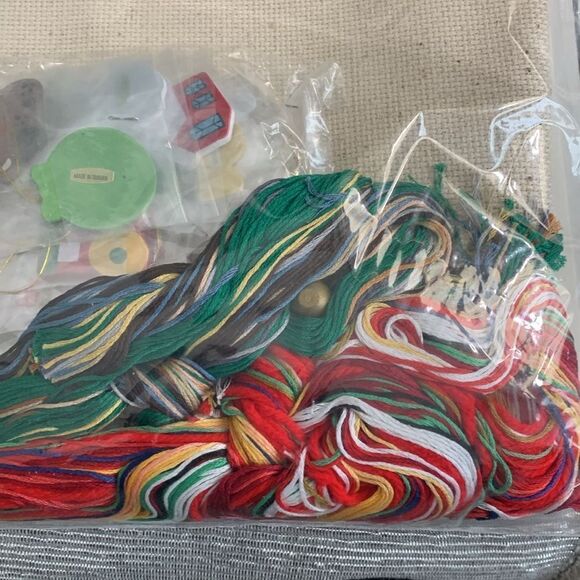 Bucilla Christmas Counted
Cross-Stitch Advent Calendar Kit Mr
& Mrs Claus 82564 - Picture 8 of 14